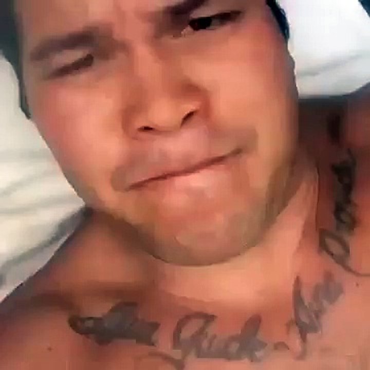 Attaqué par un requin, il se filme avec les secours