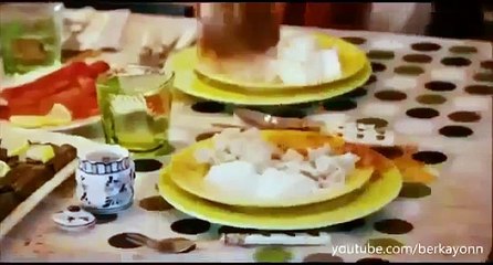 Ahmet Kural Feridenin Annesine Küfür Ediyor :D