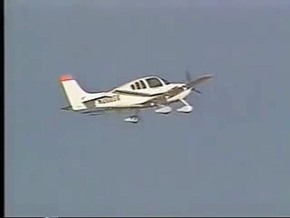 Cirrus CAPS deployment during a spin - Dailymotion Video