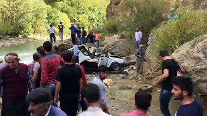 Otomobil Botan Çayına uçtu: 4 ölü