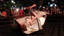 LiveLeak.com - CHICA SEXY EN EL TORO MECANICO Sexy girl in the mechanical bull