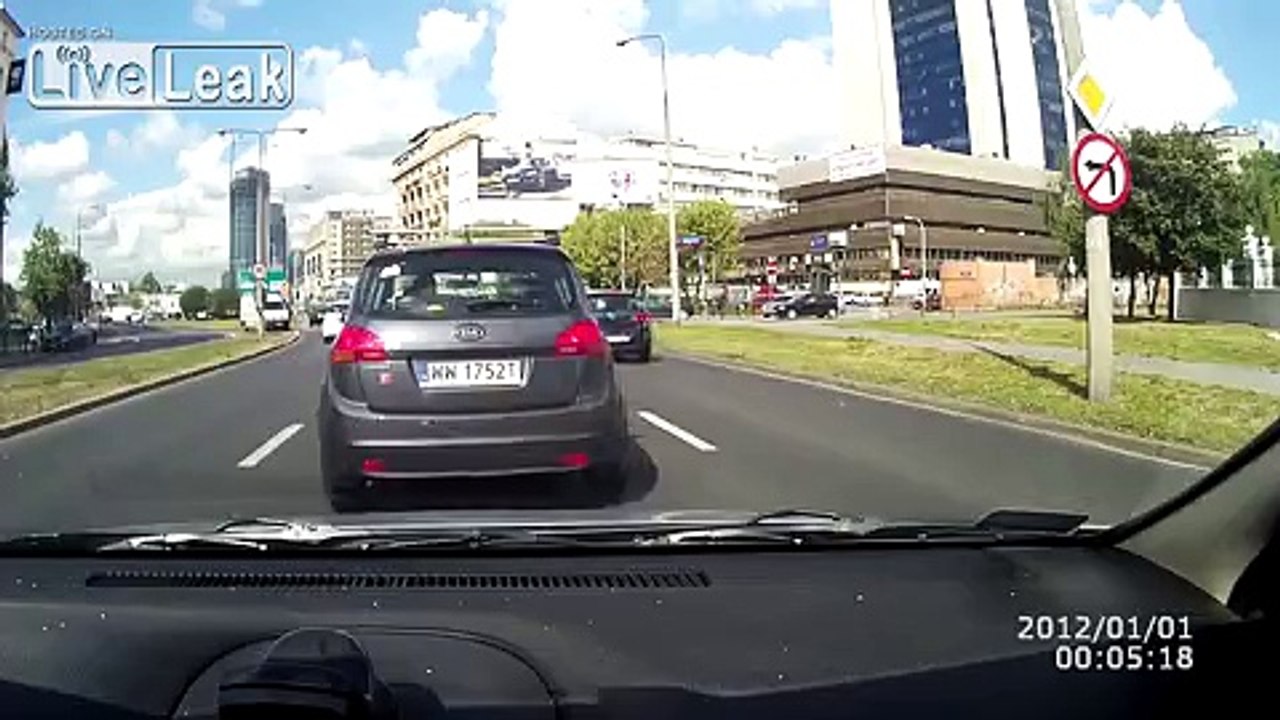 LiveLeak.com - Left lane, fast lane, change lane, rolling time!