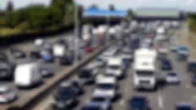 Motorway roadworks 'should be limited to two miles'