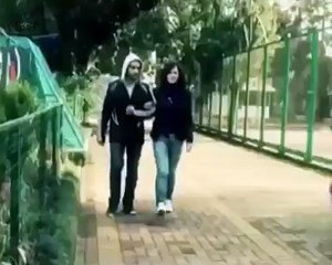 هذا المخلوق بليد ركيك ولازمو يقتلوه رمية بال صوارخ