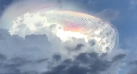 Apparition d'un nuage étrange (Costa Rica)