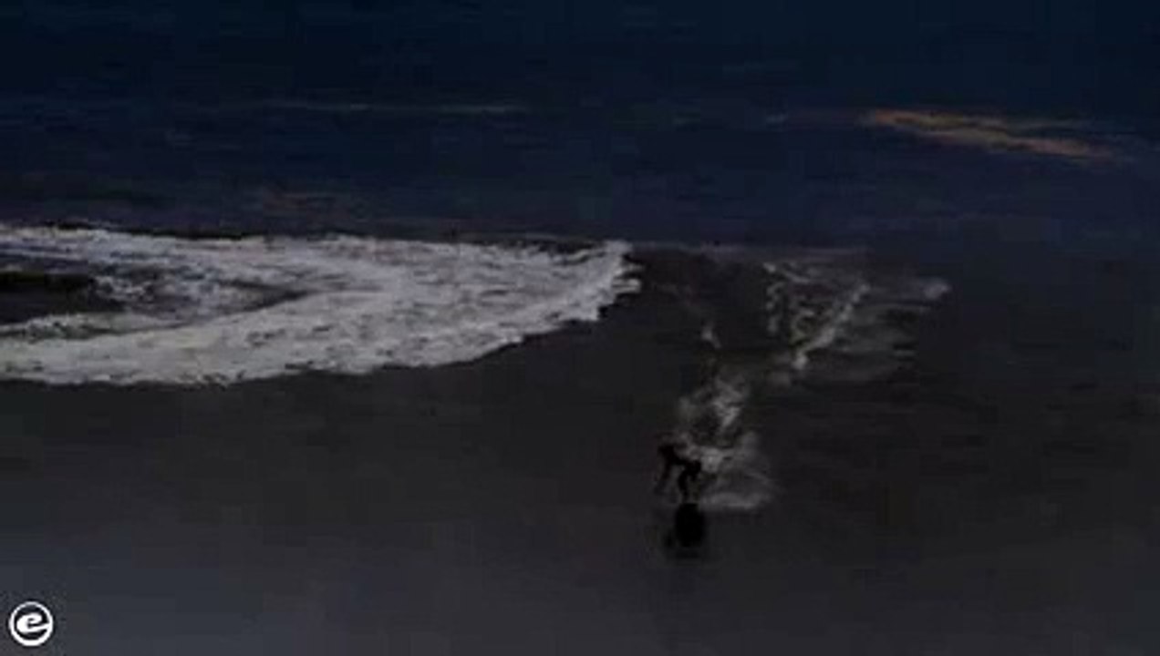 La plus grosse vague jamais surfée avec une planche de skimboard