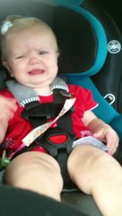 Un bébé arrête de pleurer en entendant Katy Perry