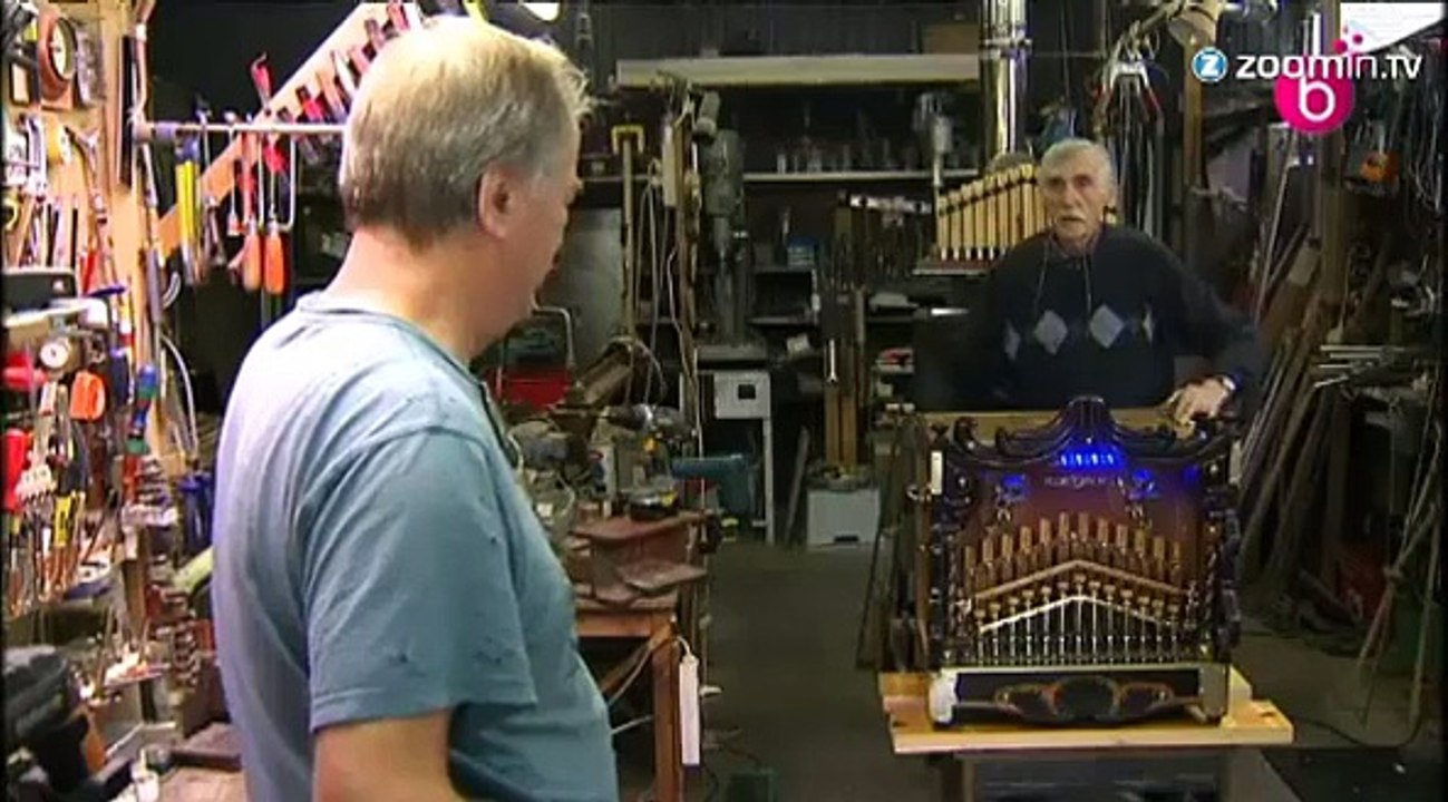 Il fabrique des orgues miniatures