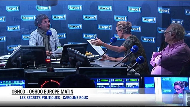 Crise de régime, le remaniement et le président sous la pluie... Voici le zapping matin !