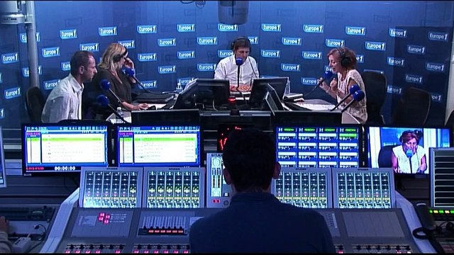 François Hollande entre Poutine et Valérie Trierweiler... Voici le zapping matin !