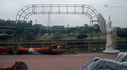 Des statues apparaissent sur les ponts de São Paulo