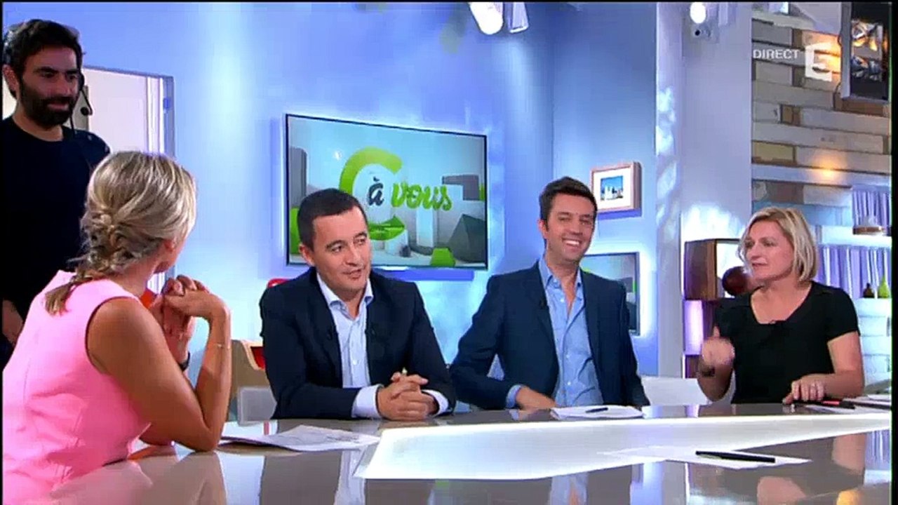 Gérald Darmanin, porte-parole de Nicolas Sarkozy, pousse la chansonnette dans C à vous