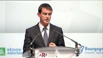 Manuel Valls contrarié par le manque d'applaudissements lors de son discours