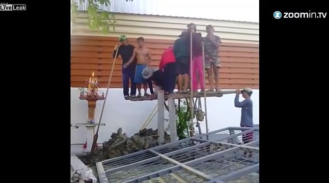 Voici le marteau humain, pratique sur un chantier!