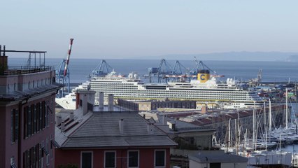 Le Costa Diadema dans le port de Gênes en Italie