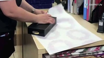 Elle emballe les cadeaux plus vite que son ombre !