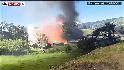 Explosion spectaculaire d'une usine de feux d'artifice