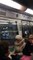 Un conducteur de métro chante pour faire patienter ses passagers
