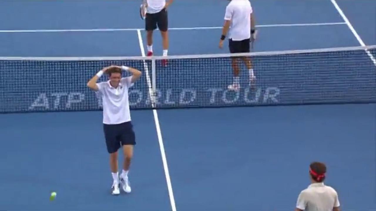 Roger Federer Freak Smash - Brisbane International 2014