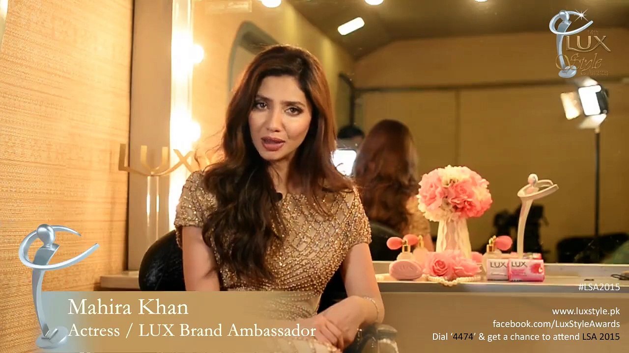 Fun Moments of Fawad Khan & Mahira behind the scene of Lux Commercial !