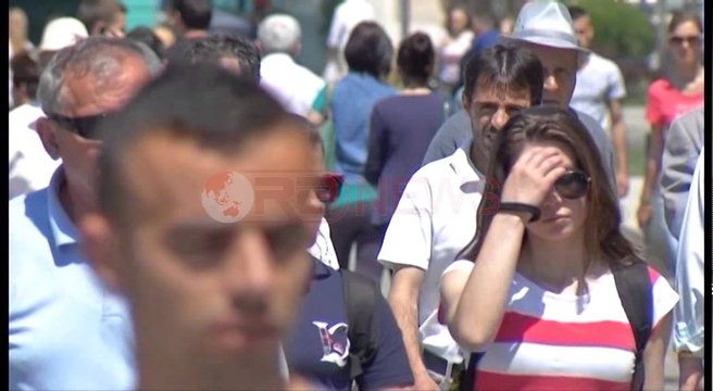Pas rishikimit , Buxheti sërish “gropë”, të ardhurat 2.7 mld lekë minus- Ora News- Lajmi i fundit-
