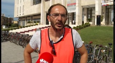 Tirana sot bllokuar për makinat por nën pushtetin e biçikletave e trafikut- Ora News