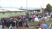 اللاجئون يواصلون التدفق من كرواتيا للمجر