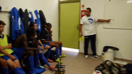 Causerie du coach Allali Makhlouf durant la mi-temps des U17 face a l'ASSE