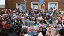 Cien mujeres marchan para pedir al papa que tienda la mano a los inmigrantes indocumentados