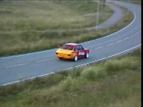 Ford Escort avec un moteur de CBR RR !!