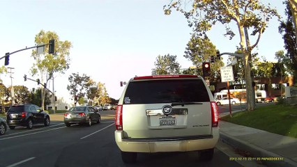 Driver crossed a small Airplane landed on the street in Irvine