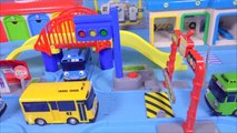 Tayo le peu de trajet en bus. voiture robot Naples route jouer, pororo jouet Robocar Poli bus de Route sur Piste