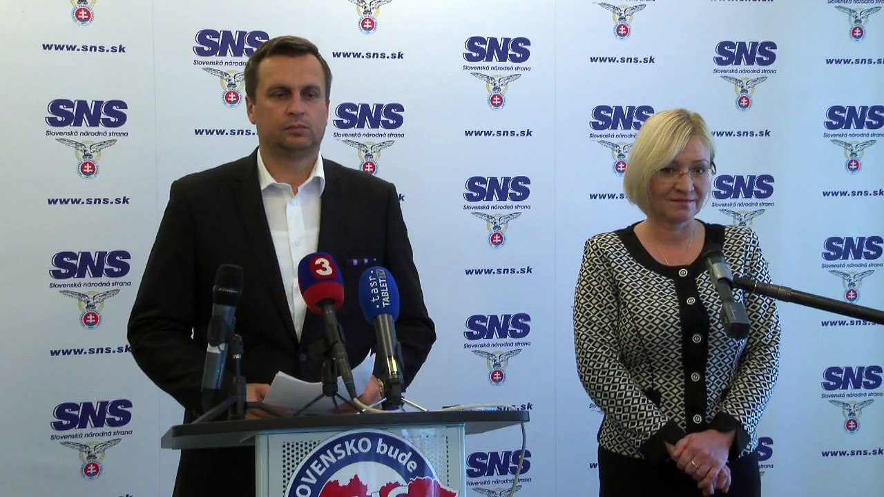 ZÁZNAM: SNS o povinných kvótach pre rozdelenie utečencov v EÚ