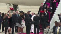 Le pape François accueilli aux Etats-Unis par la famille Obama