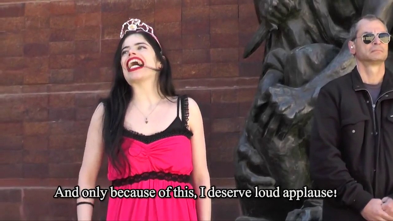 Far-left Israeli actress stages Holocaust freakshow monologue at the national Holocasut museum