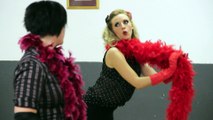 Cours d'Effeuillage burlesque pour vos enterrements de vie de jeune fille avec Ophelie Carre en région Rhone Alpes