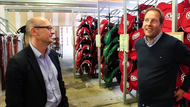 Vite ! Un militaire dans mon écurie !