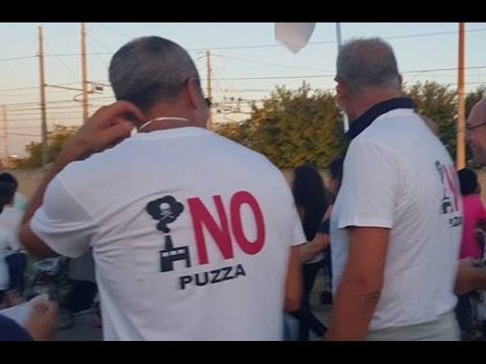 Gricignano - "Puzza Day", i cittadini di tre comuni in marcia contro Ecotransider (22.09.15)