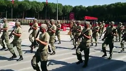 Bunlar Acemi Erlerimiz Birde Ustaları Görün!