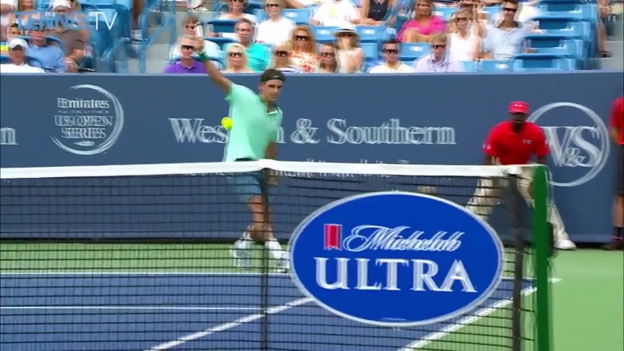 Roger Federer - Top 10 Baseline Half Volleys