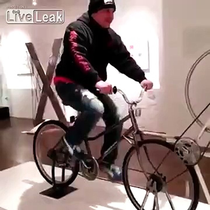 LiveLeak.com - Dildo-Cycle