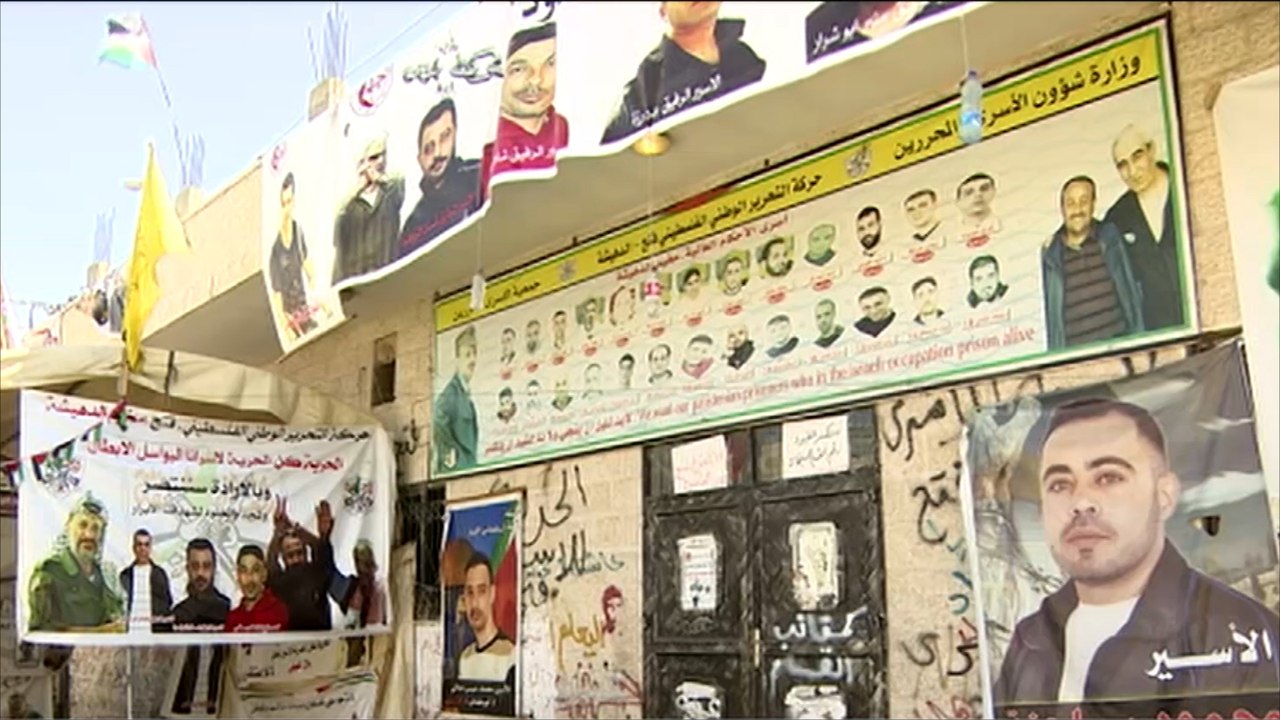 أسرى فلسطينيون يواصلون إضرابهم عن الطعام