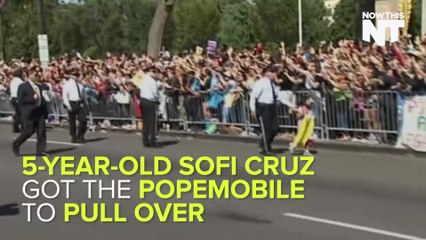 5-Year-Old Girl Gets the Popemobile to Pull Over