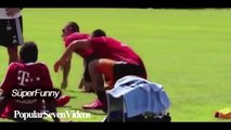 Komedi Futbol Videoları - Komik Videolar - Futbolcu Failleri Çok Komik