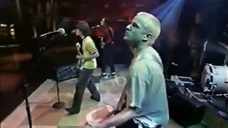 Undone - The Sweater Song - Weezer - Live 1994