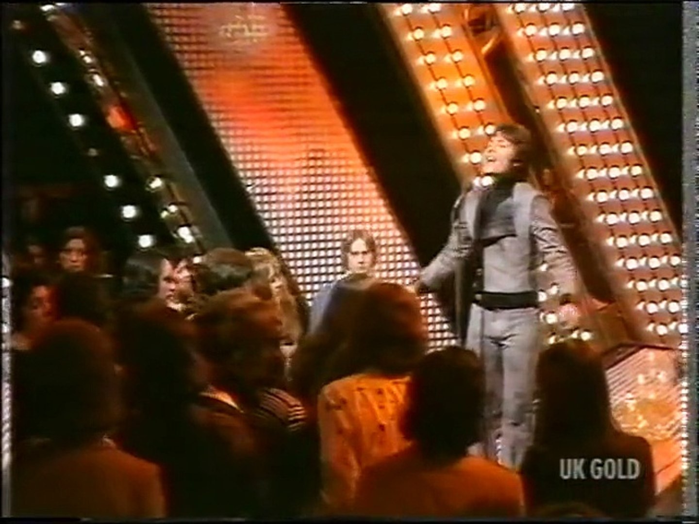 ⁣Cliff Richard - It's Only Me You've Left Behind - TOTP 20-3 1975