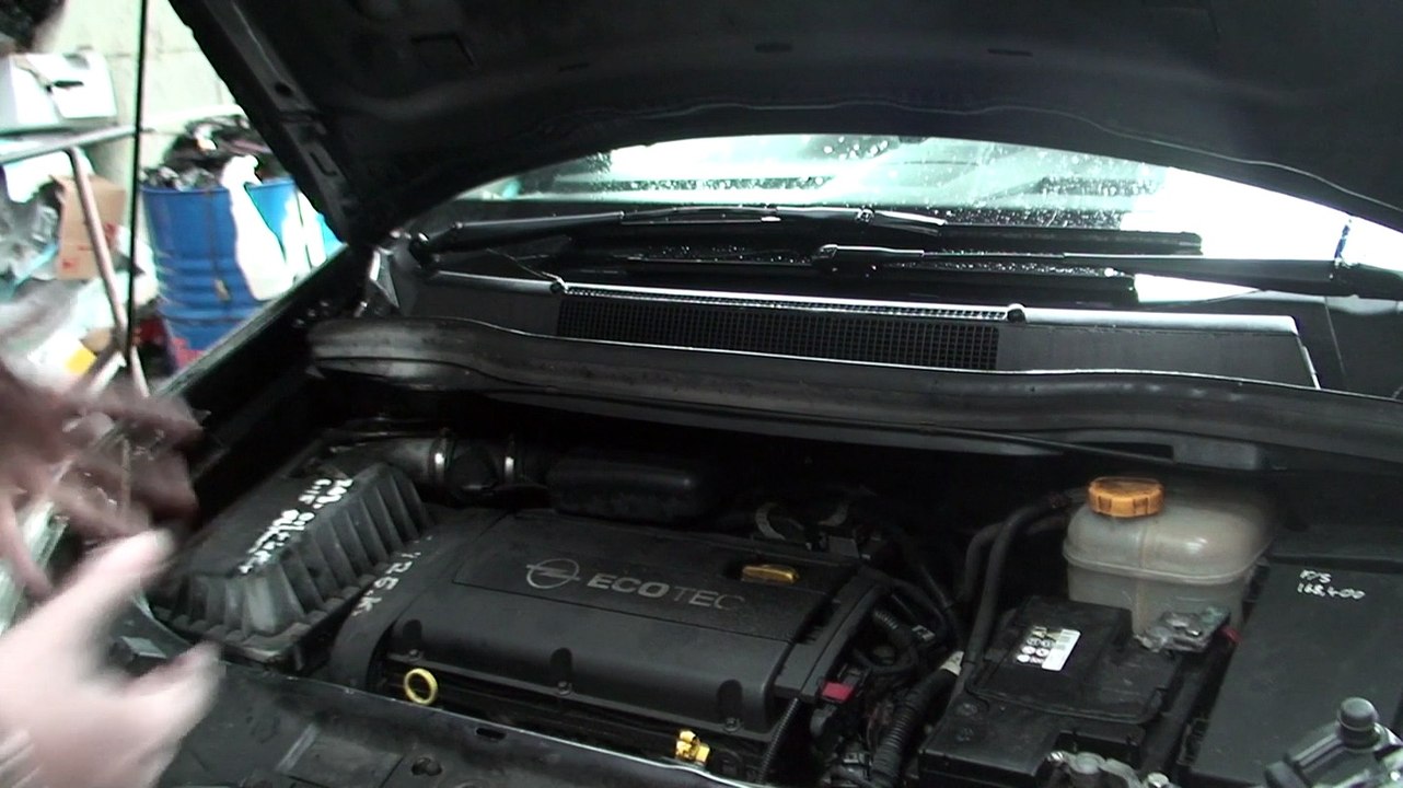 bodgit and leggit garage opel zafira engine part 1