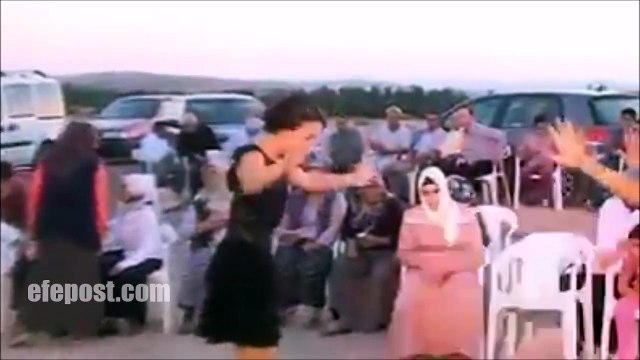 Düğünde Öyle Bir Oynadılar Ki Gelinin Boynu Bükük Kaldı :)