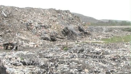 Elbasan, djegia e mbeturinave. "Qytetarët thithin ajër kancerogjen"