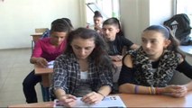 Kthehen emigratët në Lezhë: Sfidat për fëmijët, mosnjohja e gjuhës